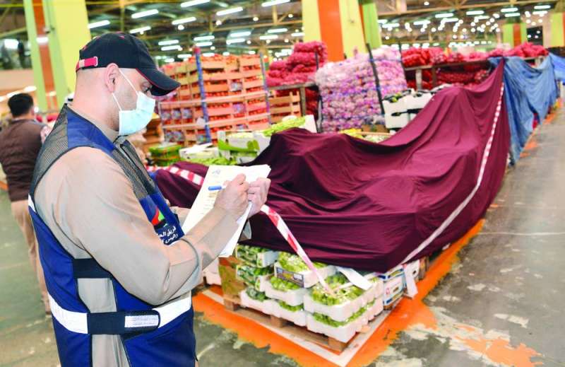 تحرير مخالفة بسوق الفرضة 