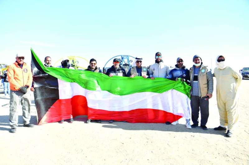 عدد من المتطوّعين 	(تصوير نايف العقلة)