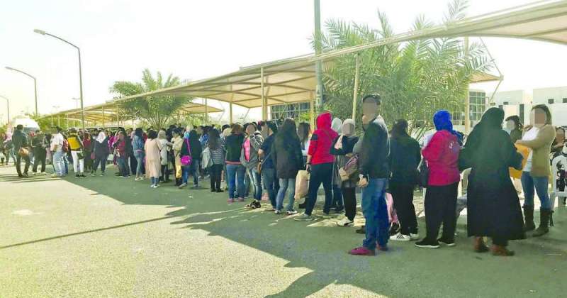 46 ألف زائر لم يغادروا #الكويت. عدد مخالفي الإقامة يرتفع إلى 176 ألفاً... وأقل من واحد في المئة استفادوا من المهلة