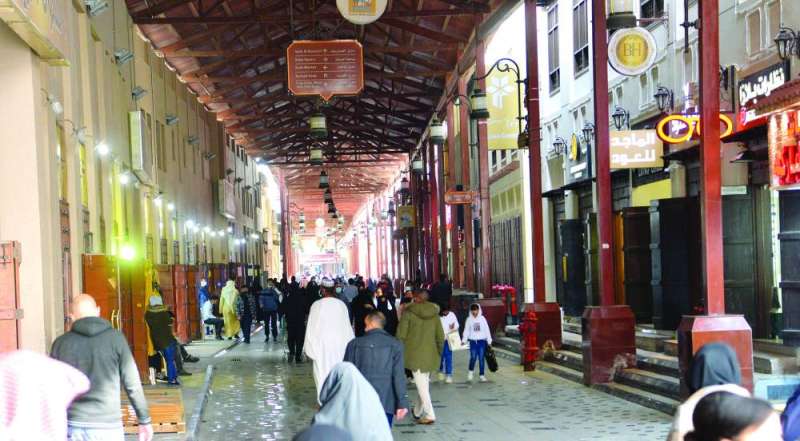 حركة دائمة في مداخل الأسواق