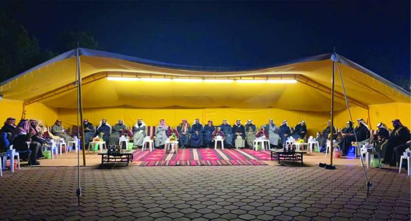 لقطة للمجتمعين في مزرعة الخنة