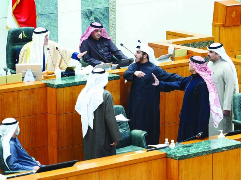 اعتراضات الداهوم والمطير أدت إلى رفع الجلسة (تصوير أسعد عبدالله)