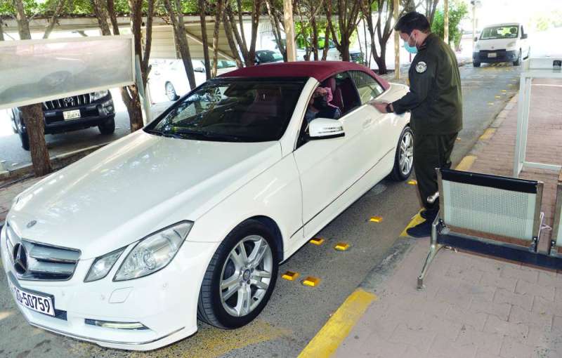 الفحص الفني في مرور العاصمة (تصوير نايف العقلة)