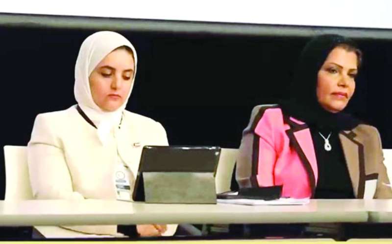 الأنصاري والحجرف خلال المؤتمر