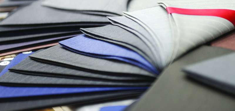 اختلاف الألوان لإرضاء الأذواق 	 (تصوير سعود سالم)