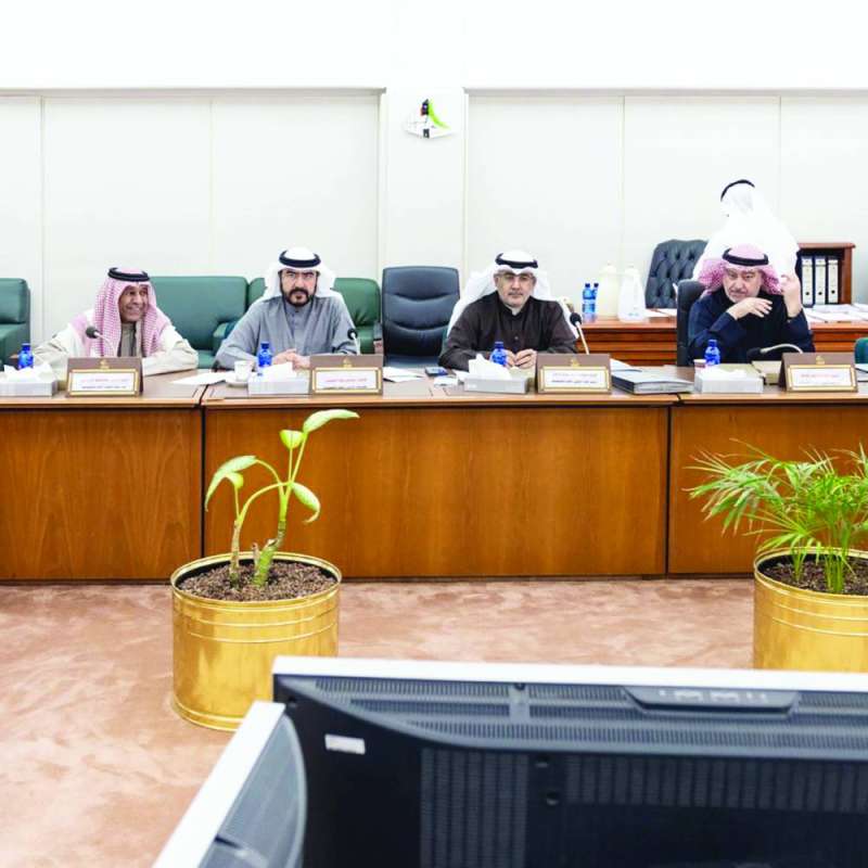 جانب من اجتماع اللجنة المالية