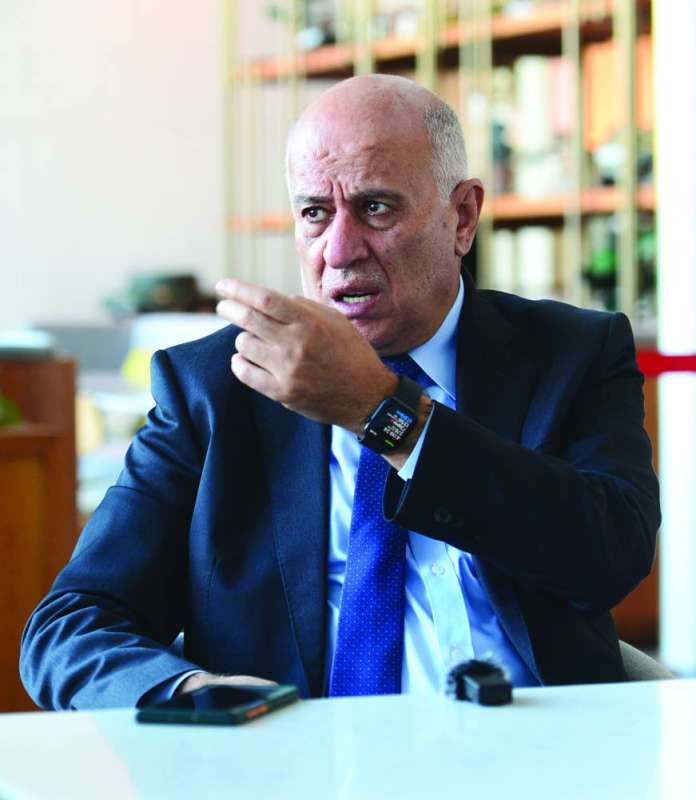 جبريل الرجوب متحدثاً لـ«الراي» (تصوير أسعد عبدالله)