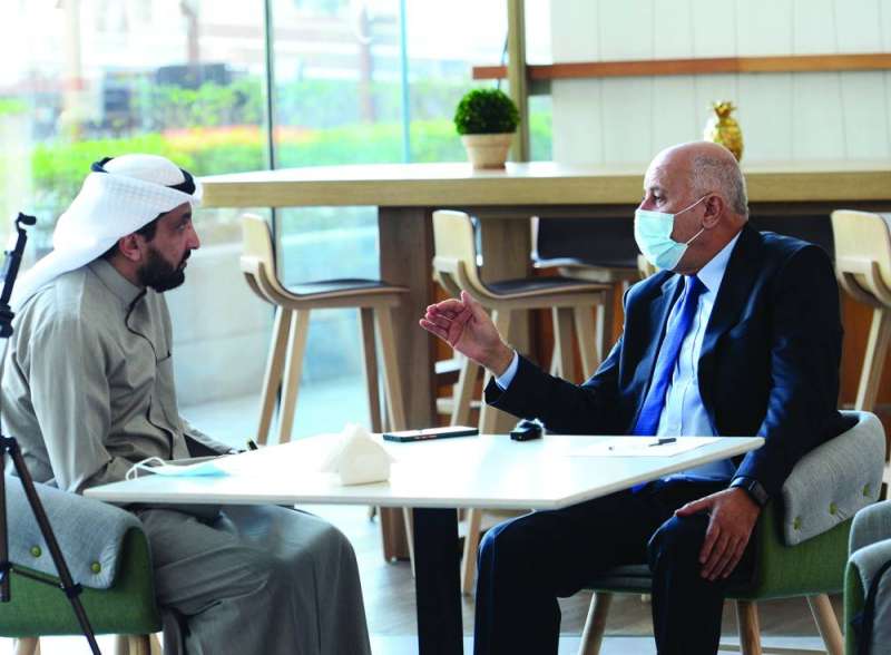 الرجوب مع الزميل غانم السليماني