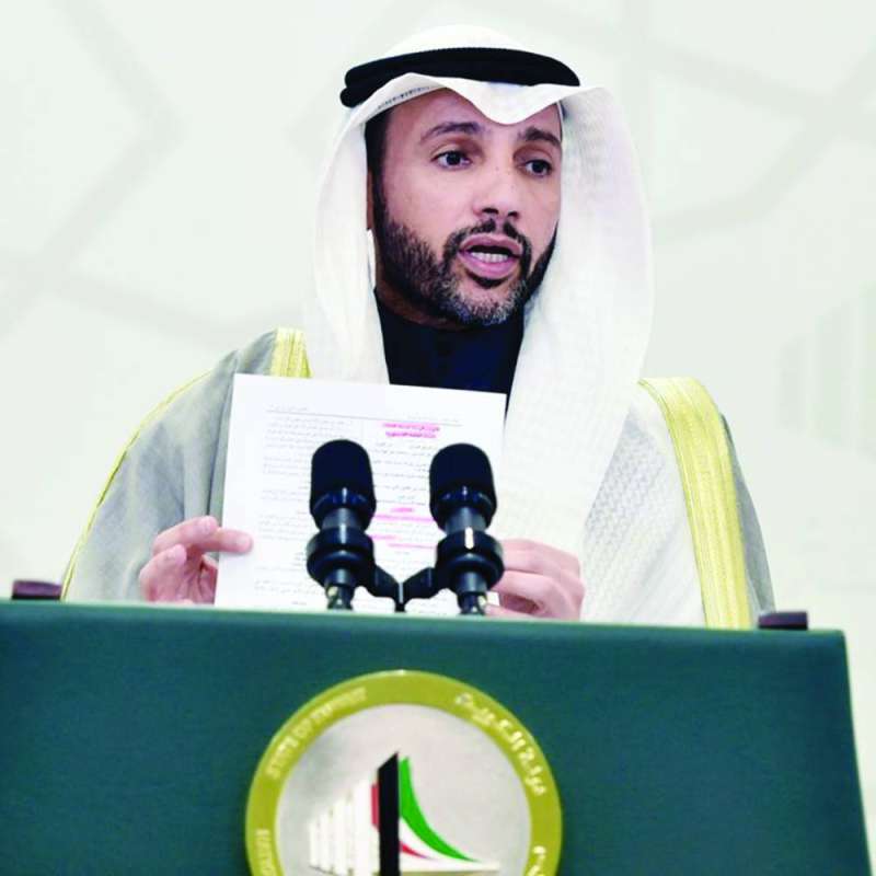 الرئيس يتسلح بالدستور والعرف البرلماني في قرار رفع الجلسة