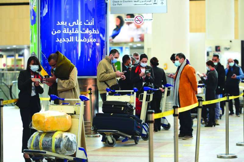 مطار الكويت دخل في مرحلة جديدة بتقليص عدد القادمين 	(تصوير أسعد عبدالله)