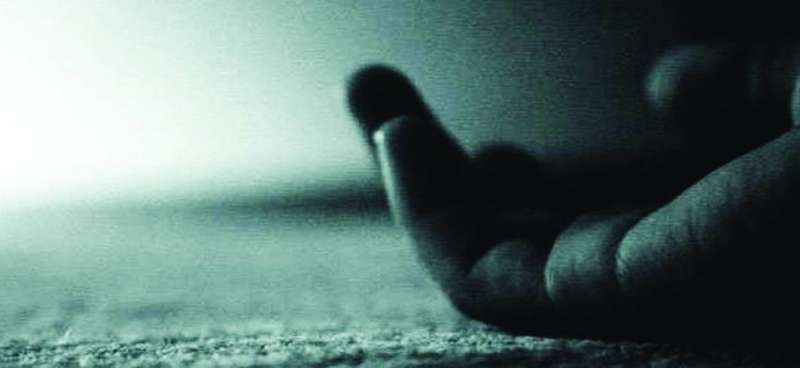 الكفيل وجد السائق ملقى على الأرض بعيداً عن سريره