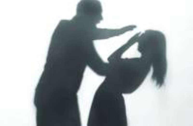 ضرب شريكة حياته