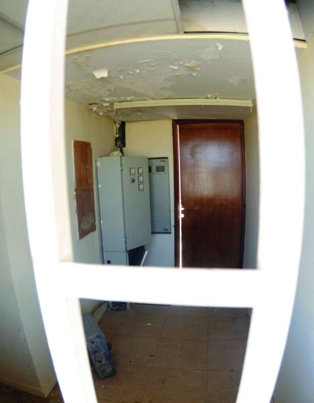 أجهزة الوزن في أحد مباني محطة المطلاع