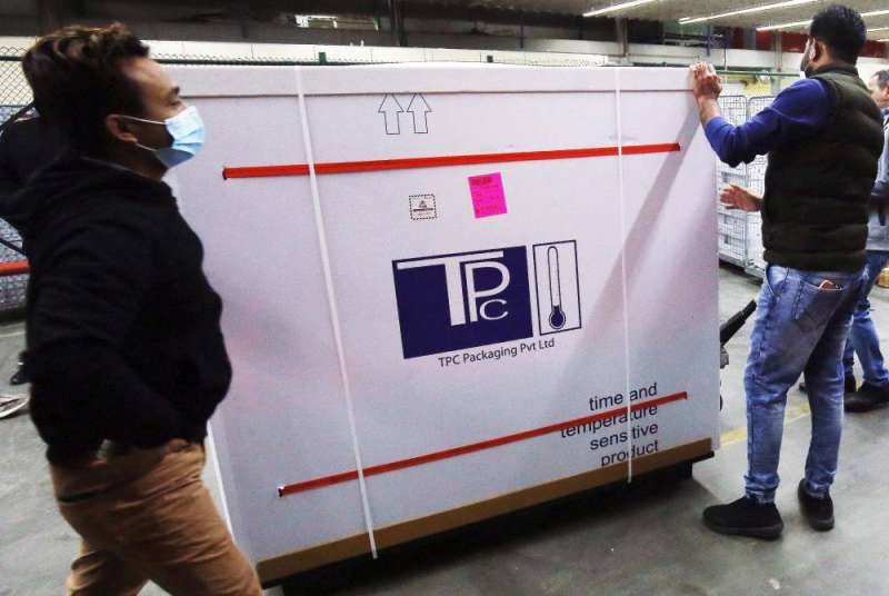 وصول لقاح "أسترازينكا-  أكسفورد" (تصوير أسعد عبدالله)