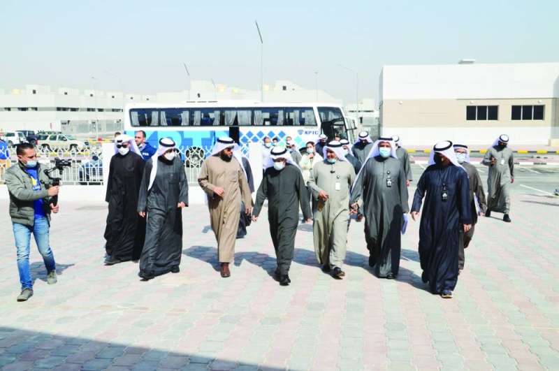 بدء الجولة البرلمانية مع قيادات الإسكان