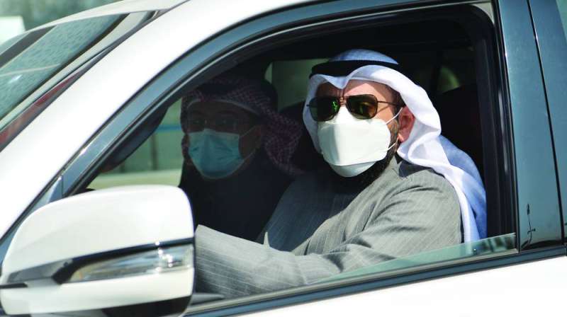 وزير الصحة والوكيل مصطفى رضا في مركز أرض المعارض	 (تصوير نايف العقلة)