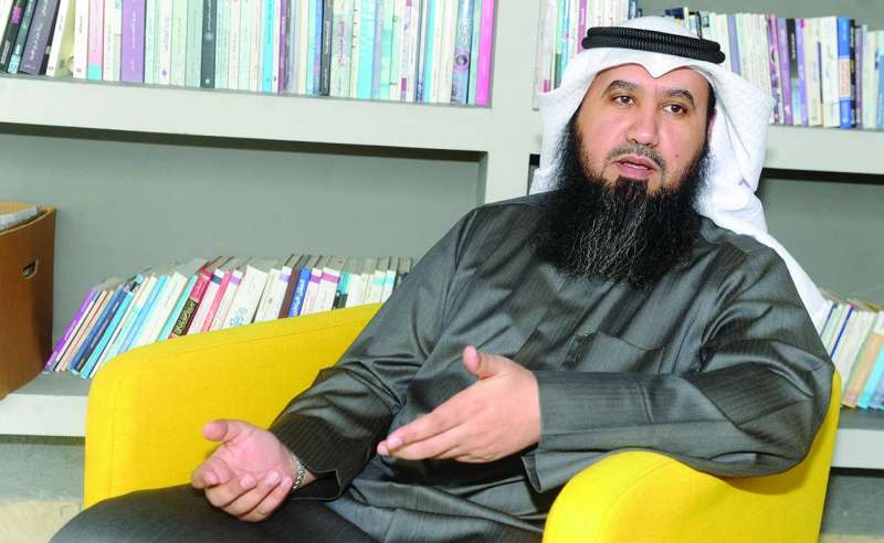 فيصل العتل خلال اللقاء مع «الراي» 	(تصوير سعود سالم)