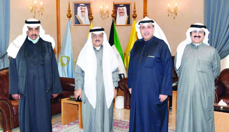 وزير الدفاع مع وفد تجمع أبناء الجهراء