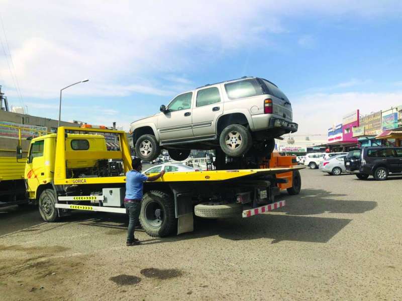 سيارات معروضة للبيع