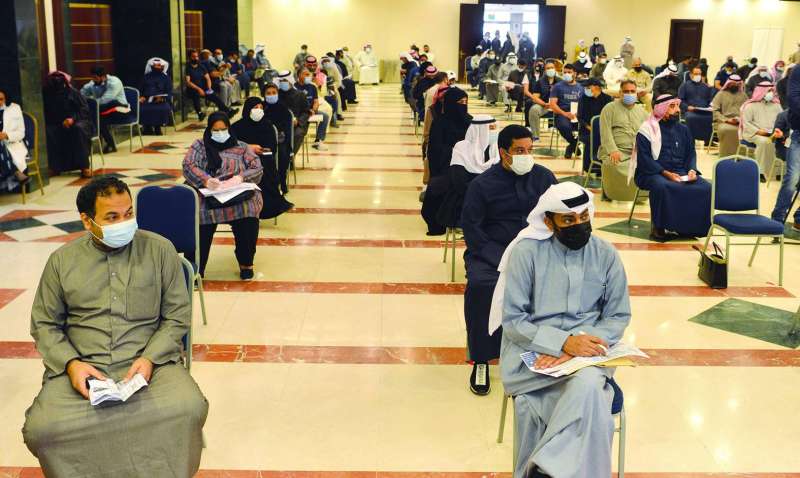 جانب من الحضور لإجراءات القرعة