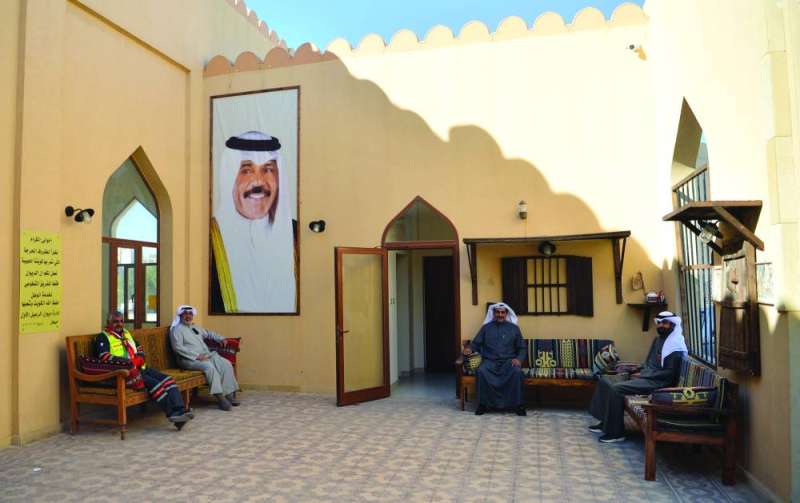 الهملان يتوسط فريق الديوان