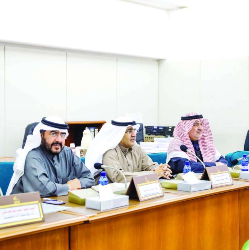 من اجتماع سابق للجنة المالية