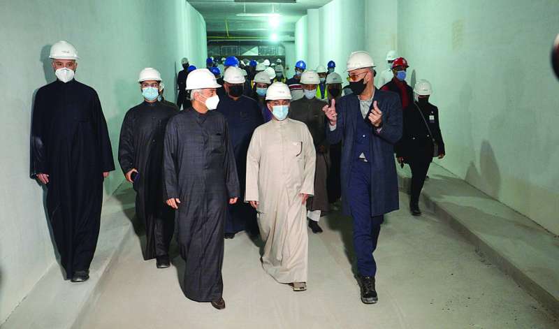 معرفي والمضف برفقة المهندسين خلال الجولة