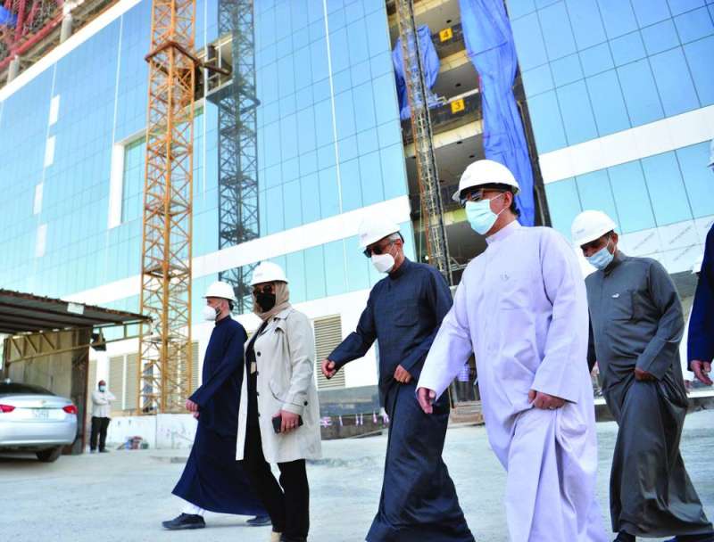 قيادات «الائتمان» تتفقد جهوزية المبنى