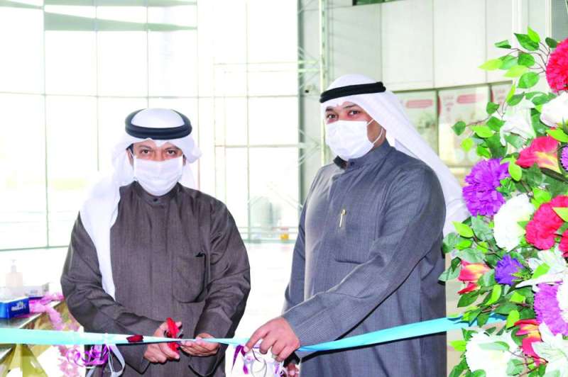 قص شريط افتتاح المهرجان