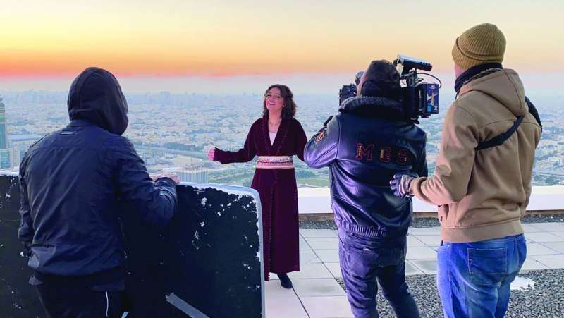 شهد العميري خلال تصوير أغنية «نرفع علمنا ونفتخر»