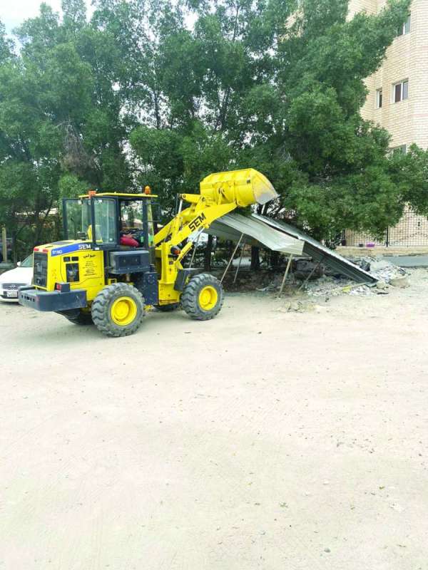 إزالة مظلات في حولي