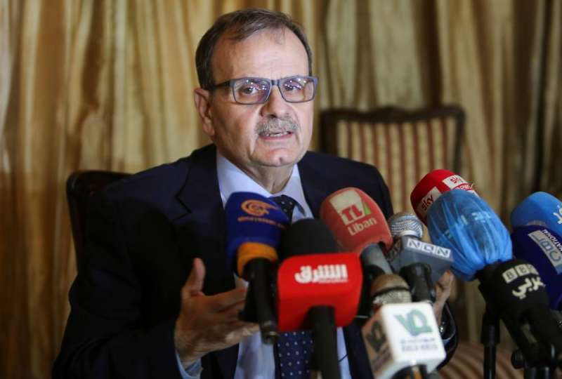 رئيس اللجنة الوطنية للقاح «كورونا» عبدالرحمن البزري يتحدث عن «الفضيحة» (رويترز) 