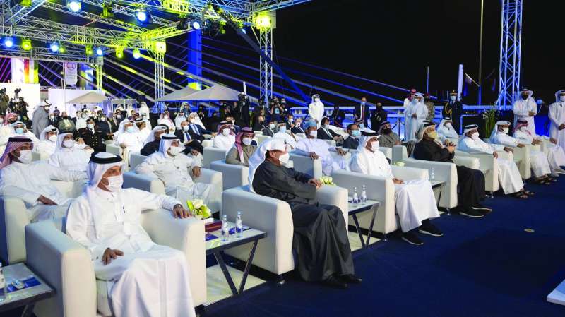 رئيس الوزراء القطري وحمد جابر العلي وكبار المسؤولين في حفل افتتاح المحور