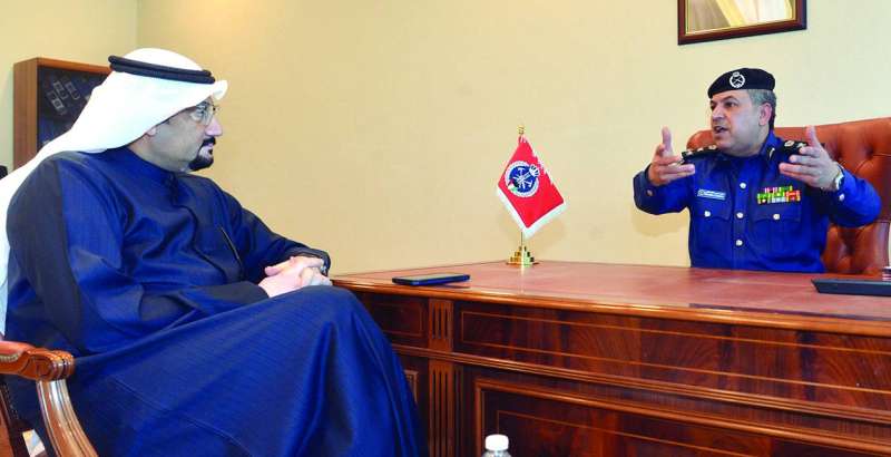 القحطاني يتحدث للزميل ناصر الفرحان