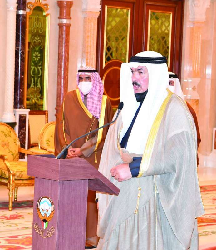 المضف خلال أداء اليمين