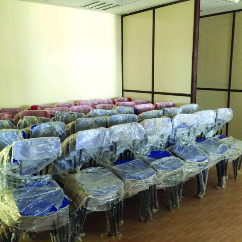 مقاعد جديدة