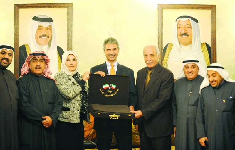 السفير الظفيري خلال أحد الأنشطة أثناء عمله سفيراً لدى إيران