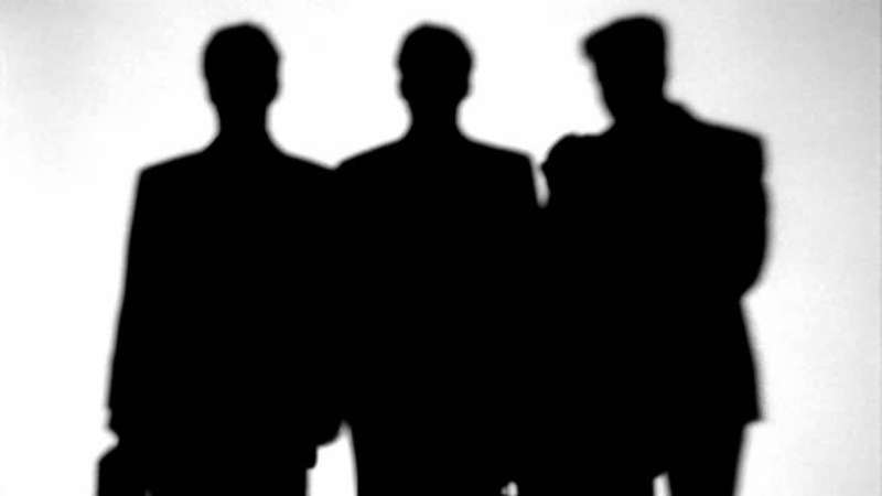 المتعاطون سقطوا معاً