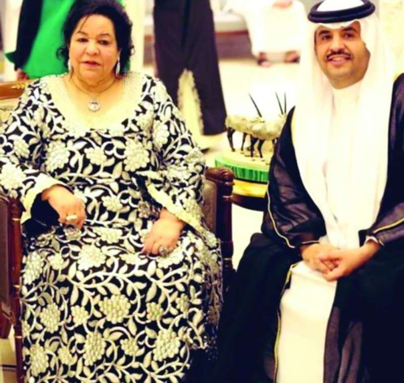 دعيج الخليفة ووالدته الشيخة لولوة جابر الأحمد