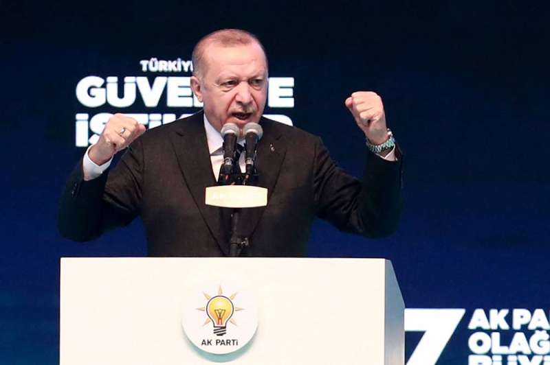 اردوغان خلال مؤتمر الحزب الحاكم 