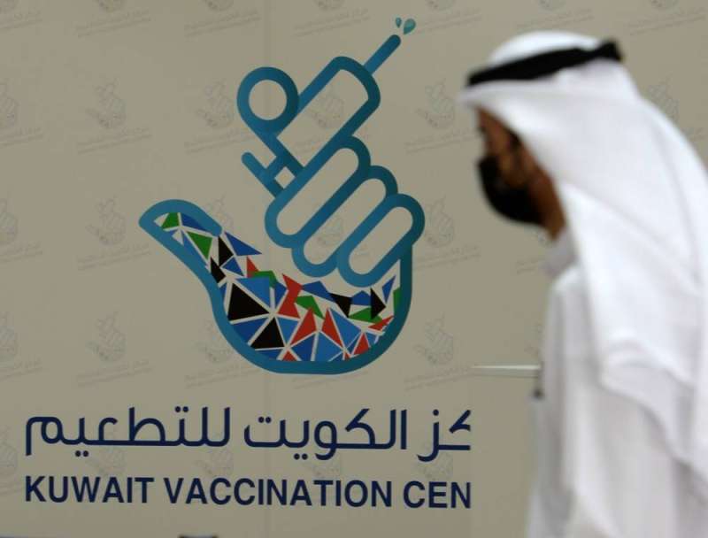 مركز التطعيم في أرض المعارض يشهد إقبالاً متزايداً (تصوير أسعد عبدالله)