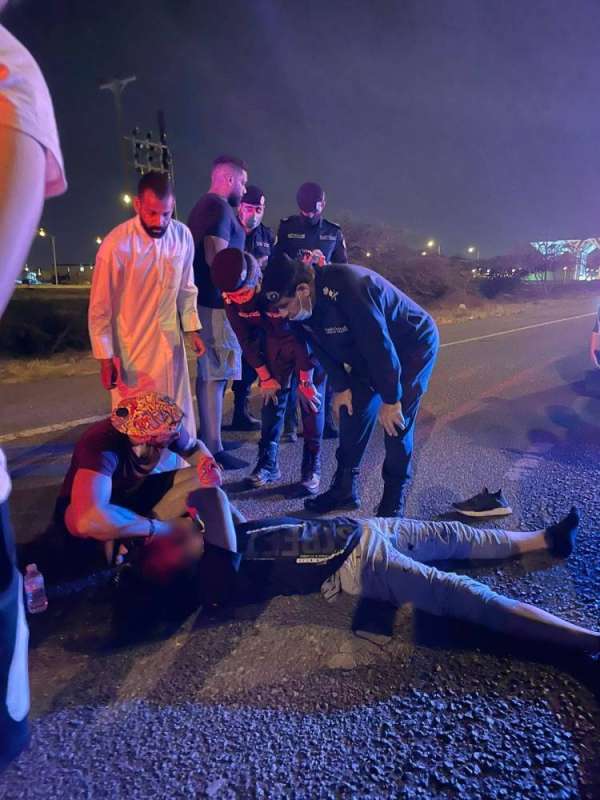 الفريق النهام مطمئنا على المصاب