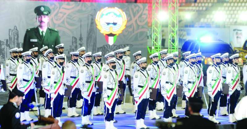 أوائل الخريجين في استعراض التخرج