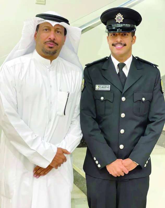 الملازم صلاح الهزيم مع والده الزميل العميد المتقاعد محمد الهزيم