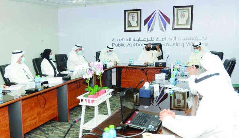 الشايع يستقبل المواطنين بحضور أحمد المنفوحي وبدر الوقيان 	(تصوير سعود سالم)