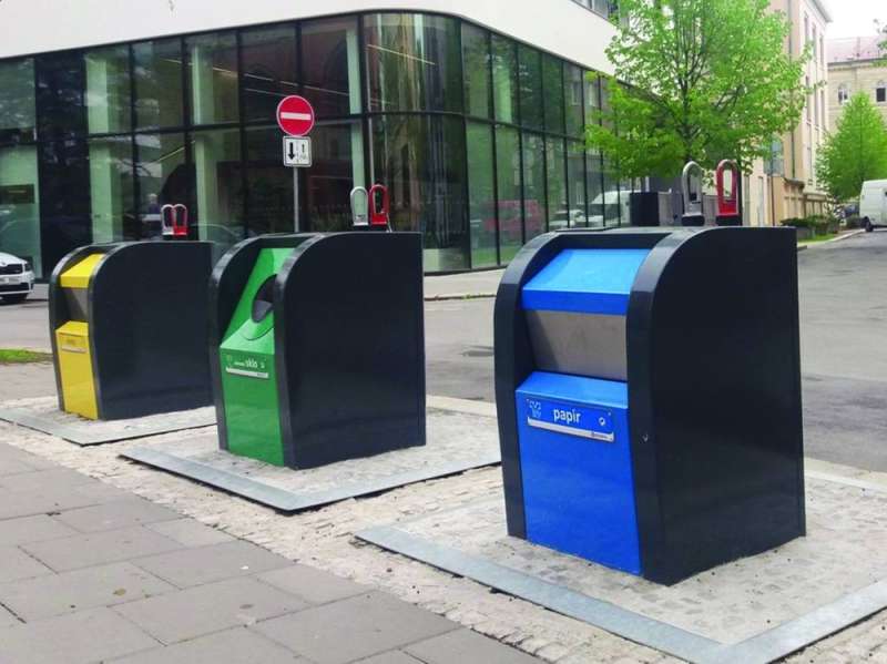 نماذج سطحية للحاويات التي تمتد إلى داخل الأرض