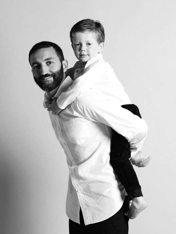 خالد الحميضي مع ابنه عيسى