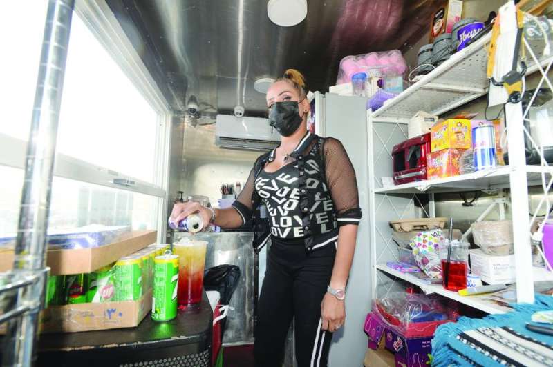 شابة أبدعت في «فود ترك»