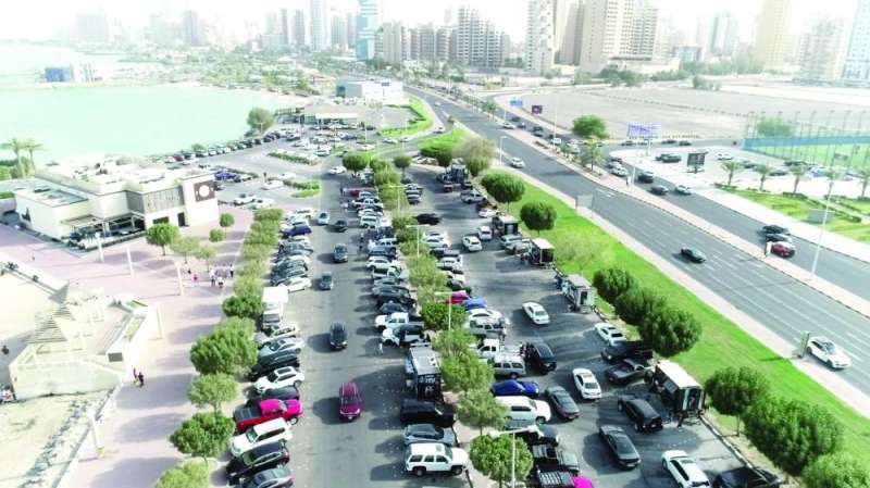 إقبال كبير على عربات «فود ترك»