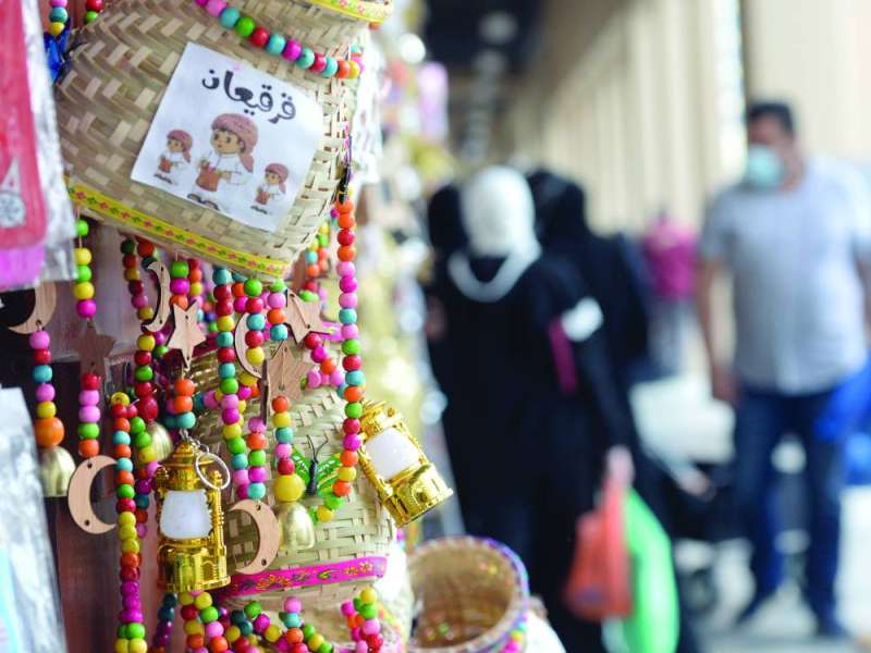 بضاعة رمضانية في سوق المباركية 	 (تصوير أسعد عبدالله)